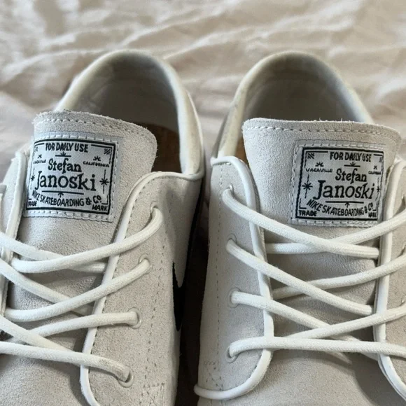 Nike Men's Cream Janoski Shoes - Picture 4 of 5